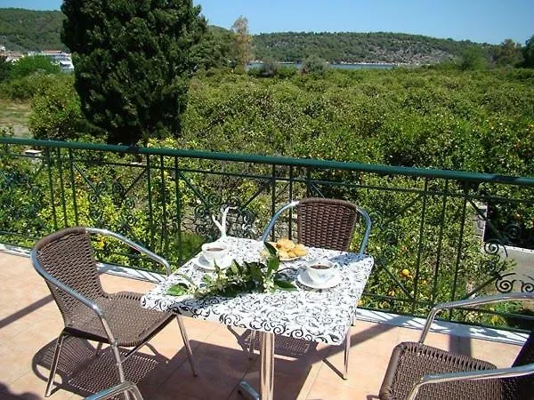 Apartment το είδωλον